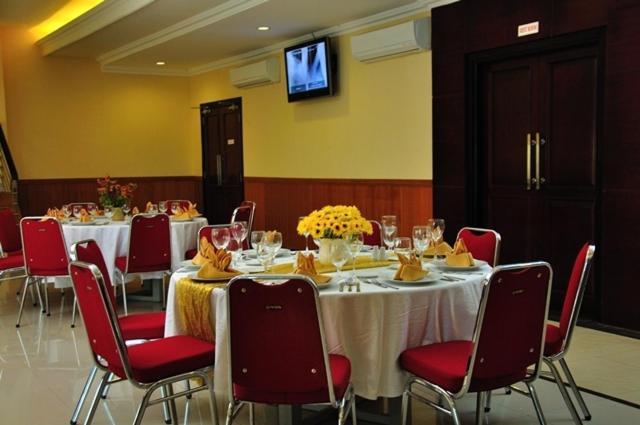 Feodora Airport Hotell Palembang Eksteriør bilde