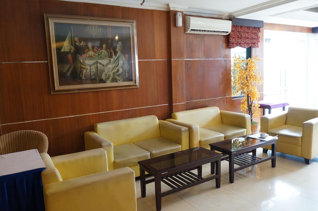 Feodora Airport Hotell Palembang Eksteriør bilde