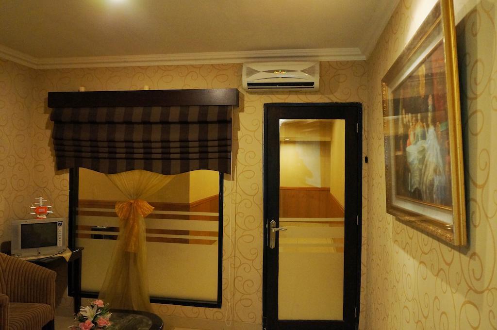 Feodora Airport Hotell Palembang Eksteriør bilde
