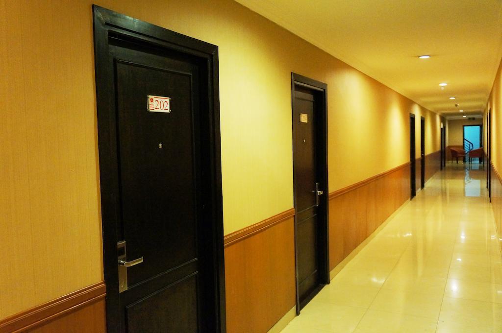 Feodora Airport Hotell Palembang Eksteriør bilde