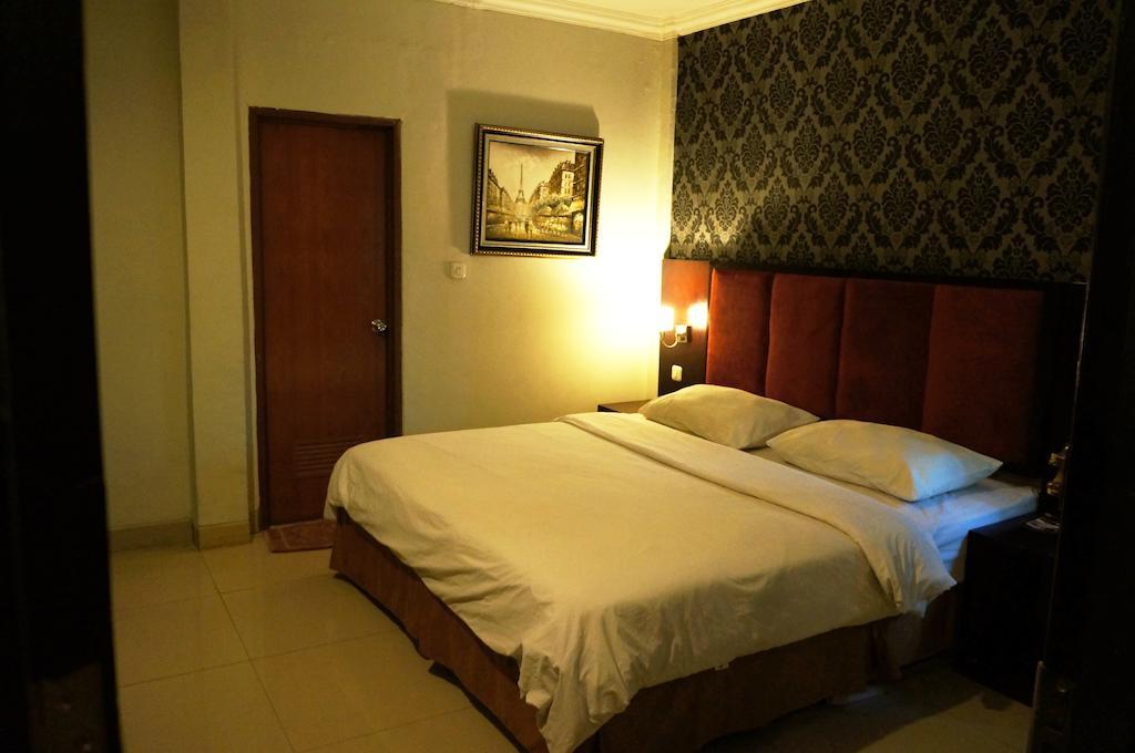 Feodora Airport Hotell Palembang Eksteriør bilde