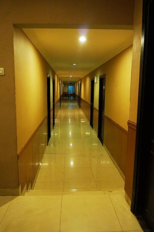 Feodora Airport Hotell Palembang Eksteriør bilde